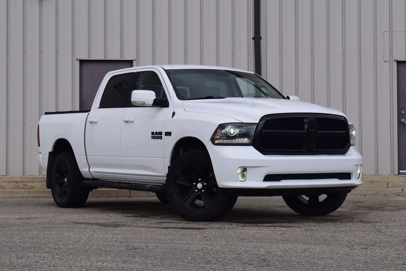 2018 Ram 1500 Sport photo 3